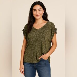 Simply Vera Vera Wang Green Flutter Sleeve Blouse🌴